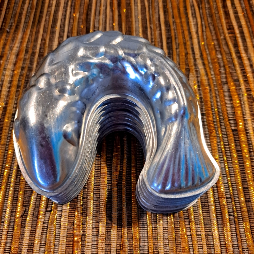 Vtg Aluminum Fish Shaped Cake Pans Jello Molds 4” Set of 8